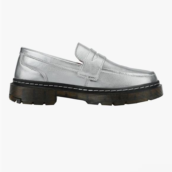 CLAYBLRG Women's Silver Metallic Slip On Penny Loafer Size 9 Womens NWOT - Picture 4 of 15